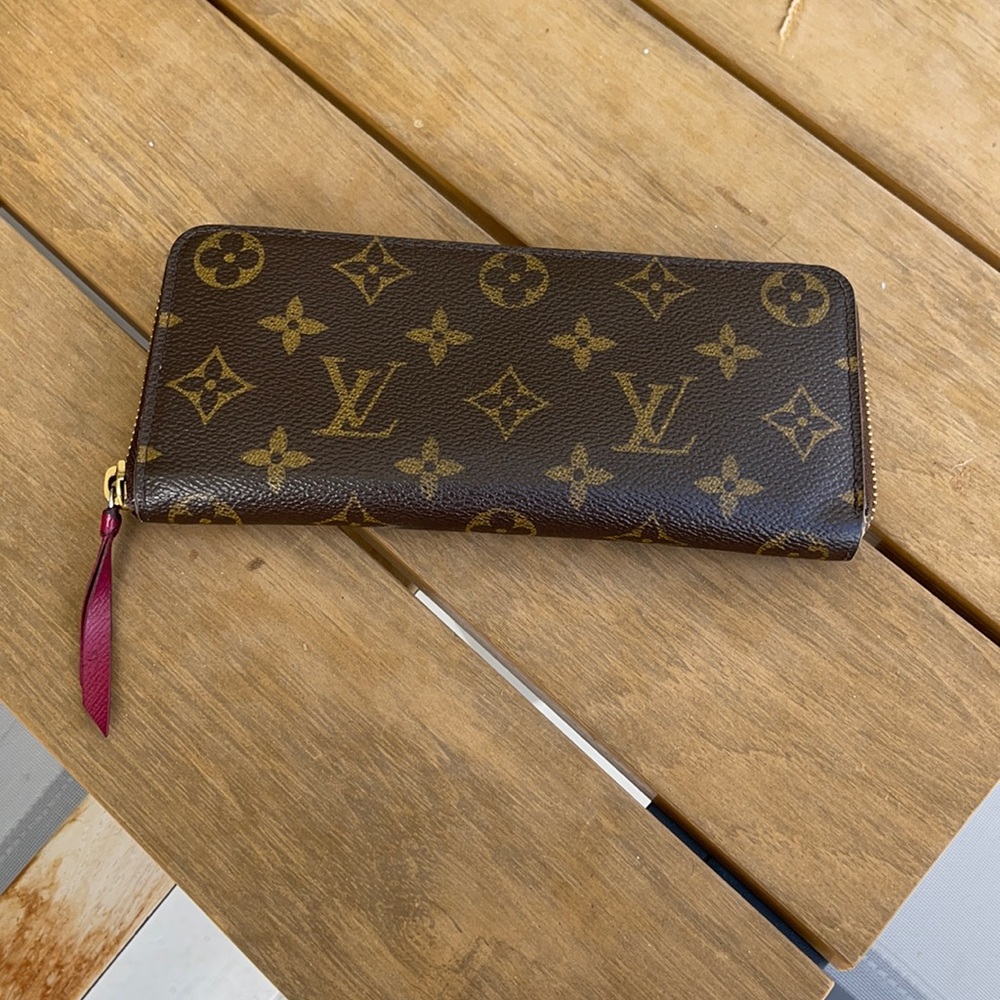 100% percent authentic Louis Vuitton wallet